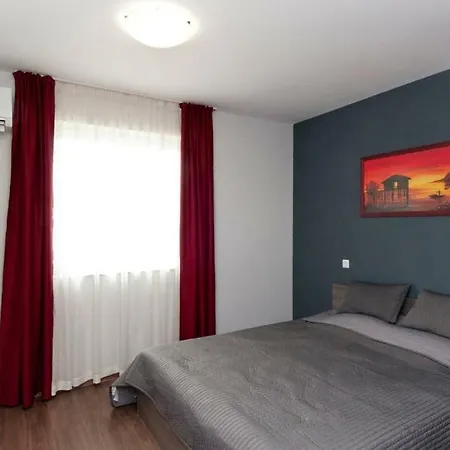 Sofia Top Apartments דירה